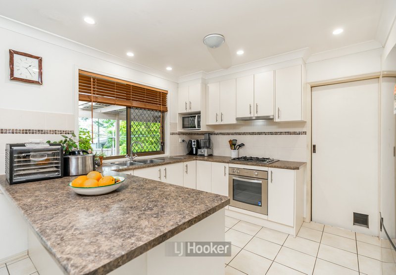 Photo - 19 Woodview Street, Browns Plains QLD 4118 - Image 5