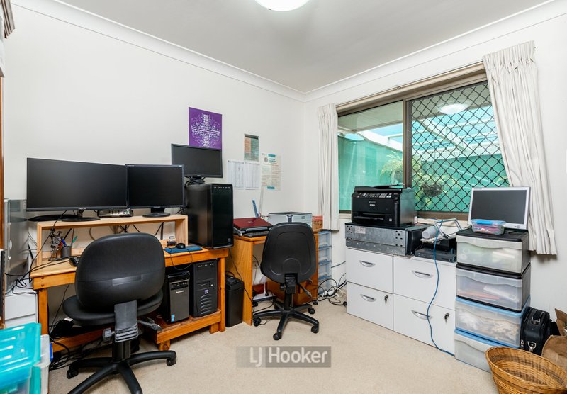 Photo - 19 Woodview Street, Browns Plains QLD 4118 - Image 9