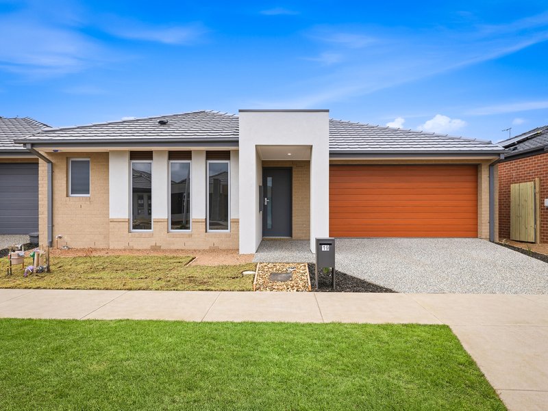 Photo - 19 Wymar Circuit, Tarneit VIC 3029 - Image 1