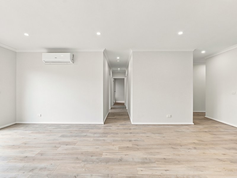 Photo - 19 Wymar Circuit, Tarneit VIC 3029 - Image 2