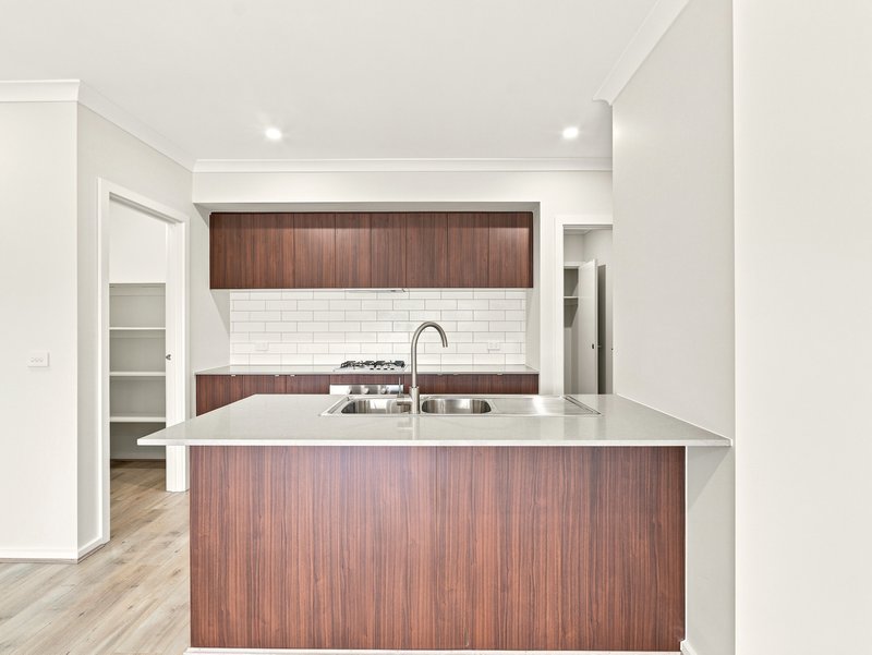 Photo - 19 Wymar Circuit, Tarneit VIC 3029 - Image 7