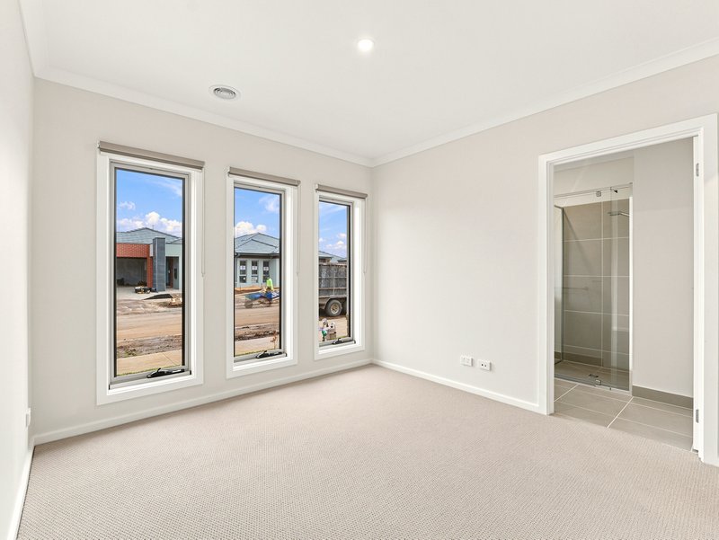 Photo - 19 Wymar Circuit, Tarneit VIC 3029 - Image 10