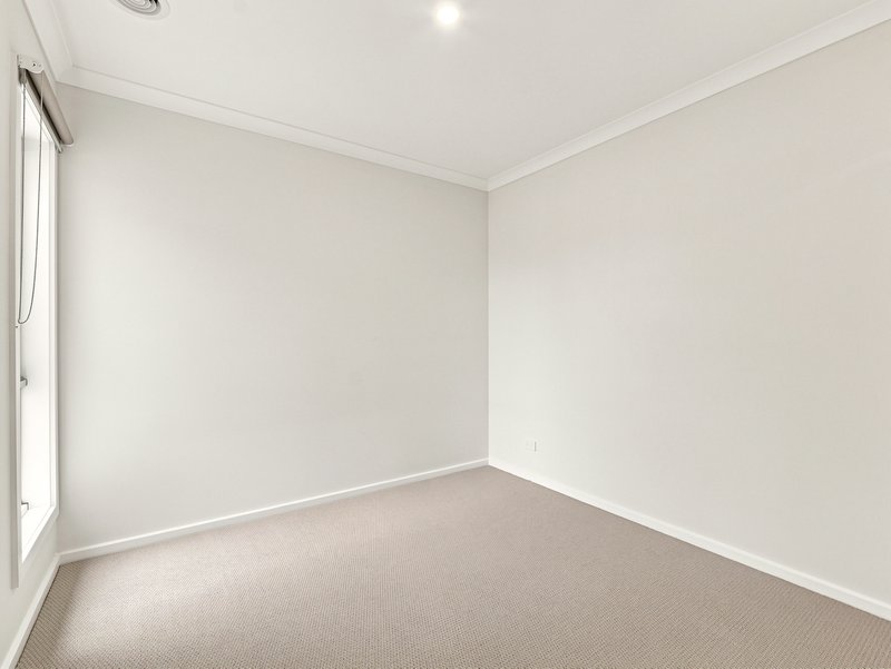 Photo - 19 Wymar Circuit, Tarneit VIC 3029 - Image 12