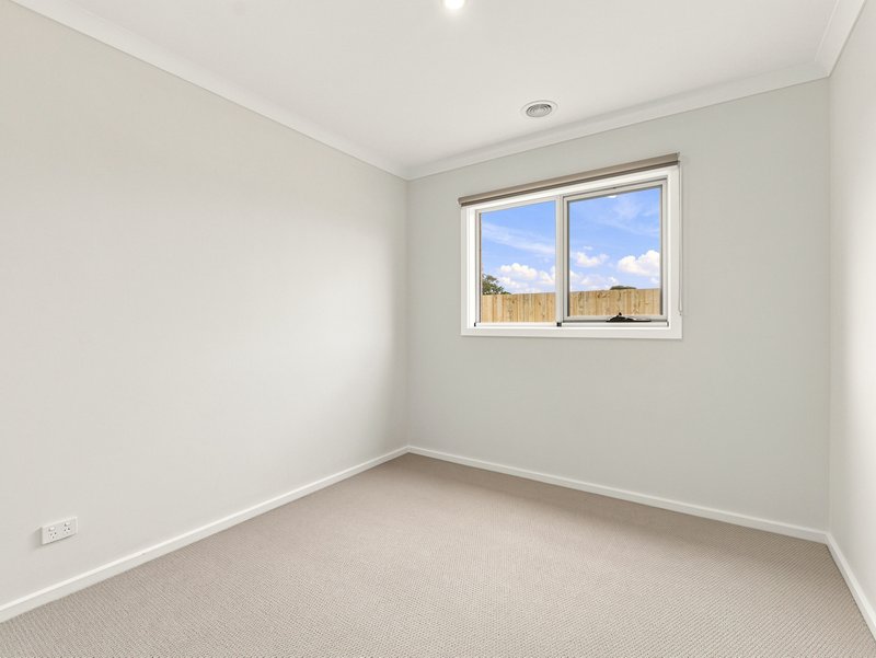 Photo - 19 Wymar Circuit, Tarneit VIC 3029 - Image 14