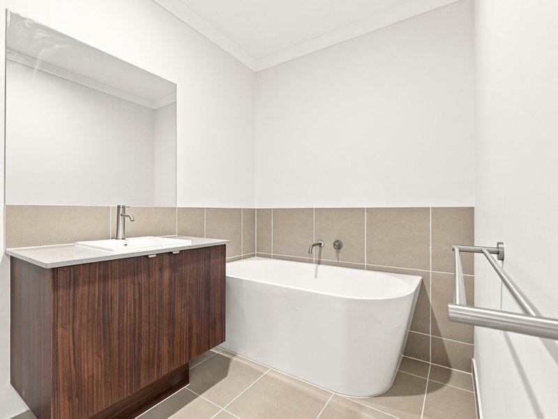 Photo - 19 Wymar Circuit, Tarneit VIC 3029 - Image 19