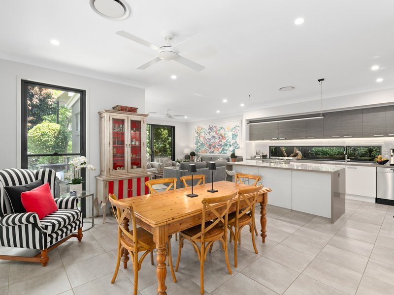 Photo - 19 Yarawa Street, Kenmore QLD 4069 - Image 3