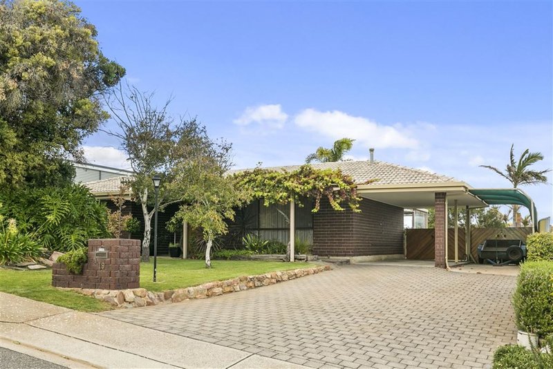 Photo - 19 Yarromie Street, Hallett Cove SA 5158 - Image 2