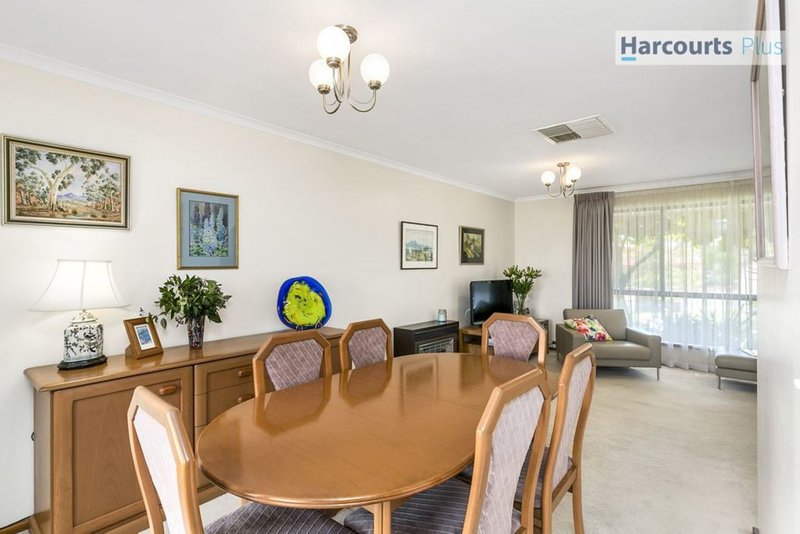 Photo - 19 Yarromie Street, Hallett Cove SA 5158 - Image 5