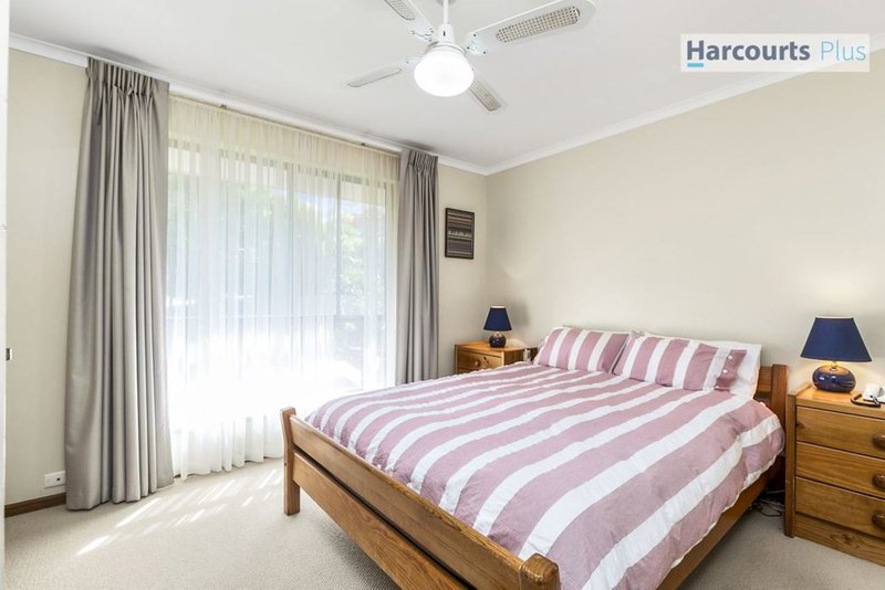 Photo - 19 Yarromie Street, Hallett Cove SA 5158 - Image 12