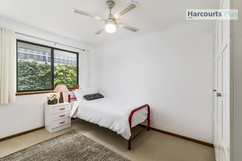 Photo - 19 Yarromie Street, Hallett Cove SA 5158 - Image 16