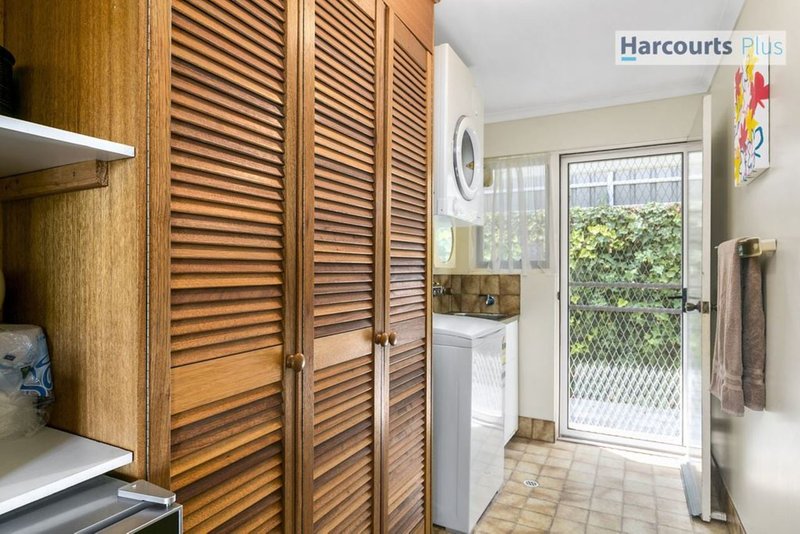 Photo - 19 Yarromie Street, Hallett Cove SA 5158 - Image 17