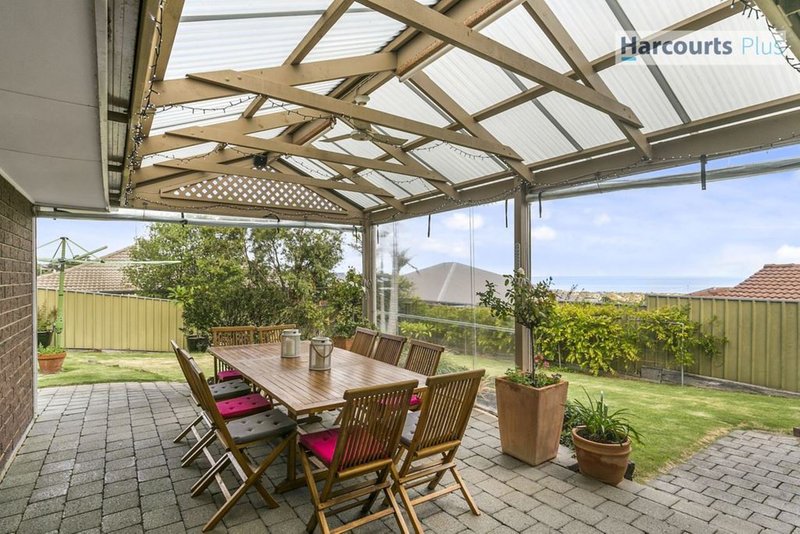 Photo - 19 Yarromie Street, Hallett Cove SA 5158 - Image 18