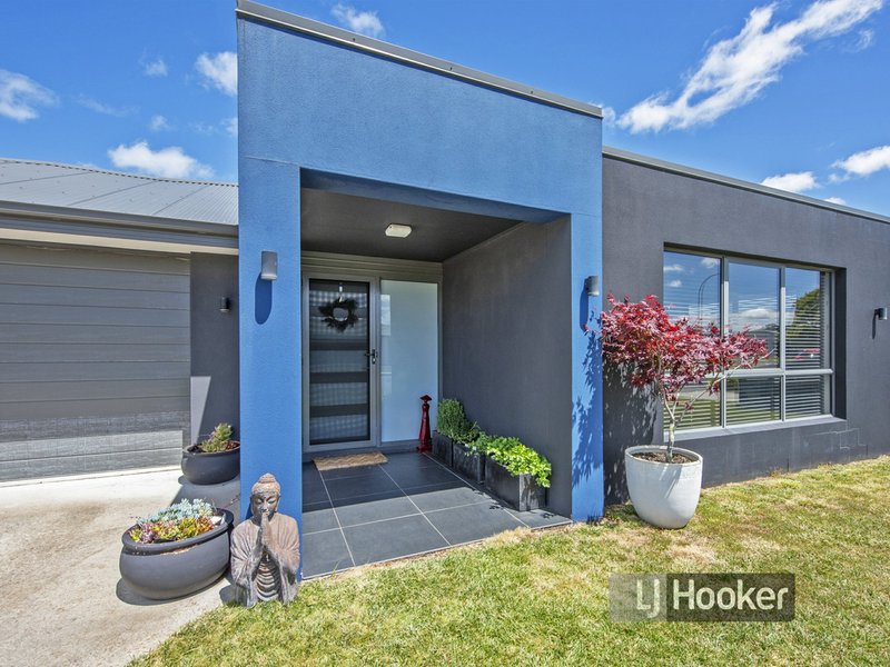 Photo - 19 York Street, Wynyard TAS 7325 - Image 2