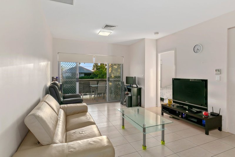 Photo - 1/9 Zenith Avenue, Chermside QLD 4032 - Image 3