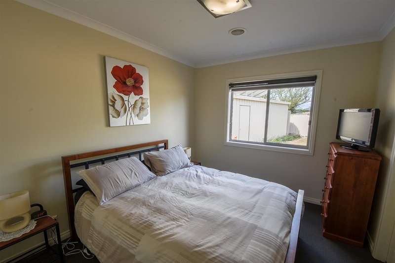 Photo - 190 Barnes Boulevard, Horsham VIC 3400 - Image 13