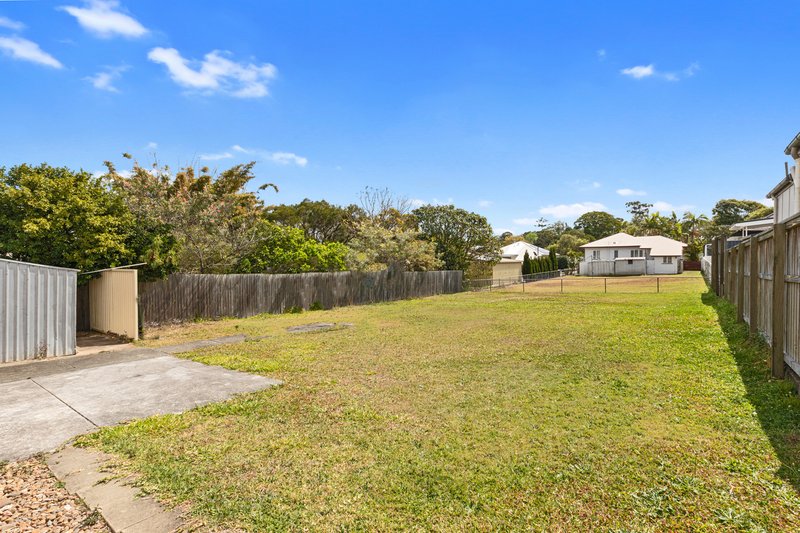 Photo - 190 Beddoes Street, Holland Park QLD 4121 - Image 7