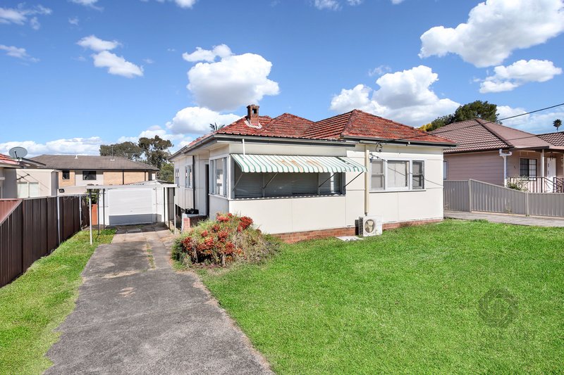 Photo - 1/90 Hawksview Street, Guildford NSW 2161 - Image 3