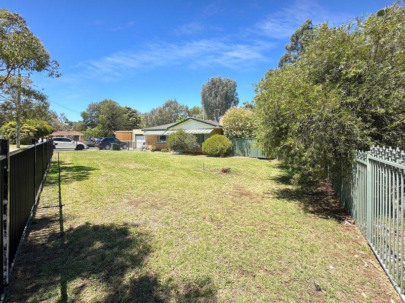 Photo - 190 Ngort Drive, Cockburn Central WA 6164 - Image 3