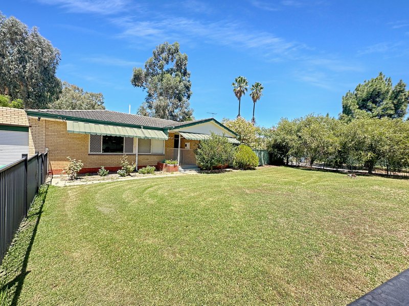 Photo - 190 Ngort Drive, Cockburn Central WA 6164 - Image 5