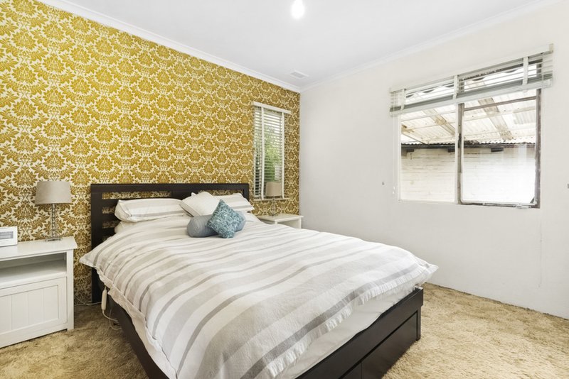 Photo - 190 Power Avenue, Chadstone VIC 3148 - Image 5