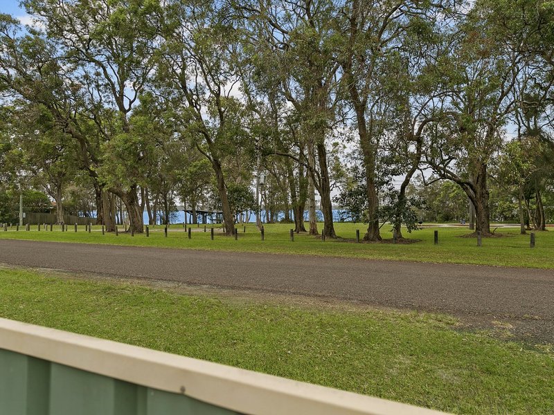 Photo - 190 Scenic Drive, Budgewoi NSW 2262 - Image 2