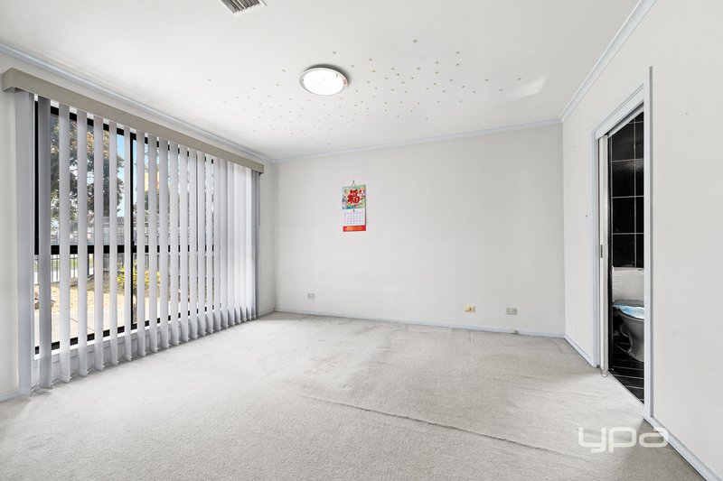 Photo - 190 Sunshine Avenue, Kealba VIC 3021 - Image 9