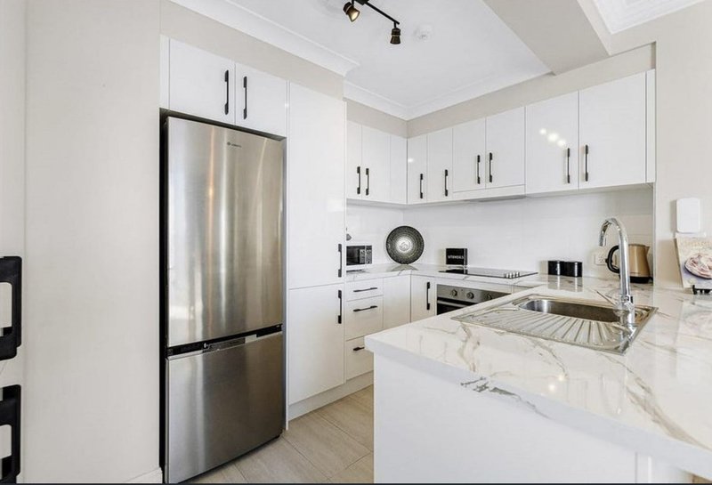 Photo - 1901/24-26 Queensland Avenue, Broadbeach QLD 4218 - Image 3