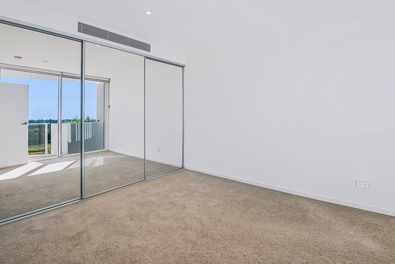 Photo - 1902/116 Laver Drive, Robina QLD 4226 - Image 7
