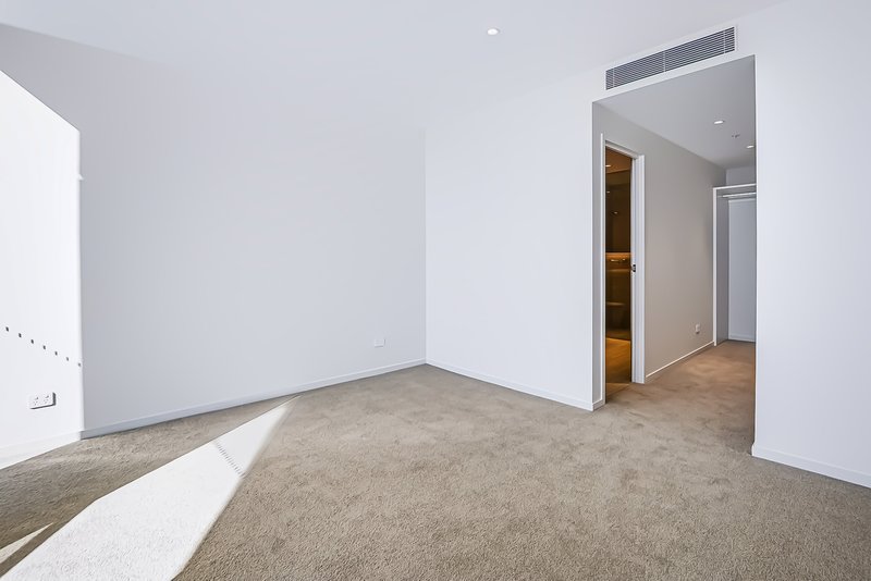 Photo - 1902/116 Laver Drive, Robina QLD 4226 - Image 8