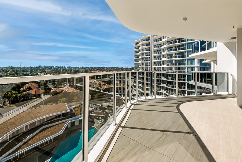 Photo - 1902/116 Laver Drive, Robina QLD 4226 - Image 12