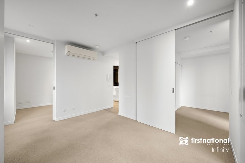 Photo - 1903/410 Elizabeth Street, Melbourne VIC 3000 - Image 9