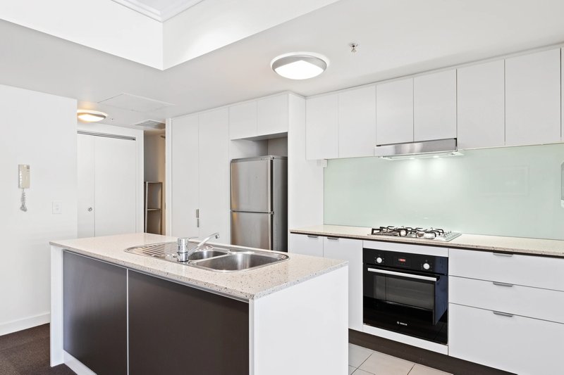 Photo - 1905/108 Albert Street, Brisbane City QLD 4000 - Image 4