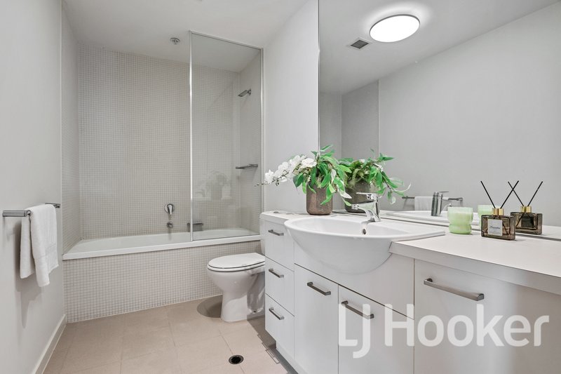 Photo - 1905/15 Caravel Lane, Docklands VIC 3008 - Image 8