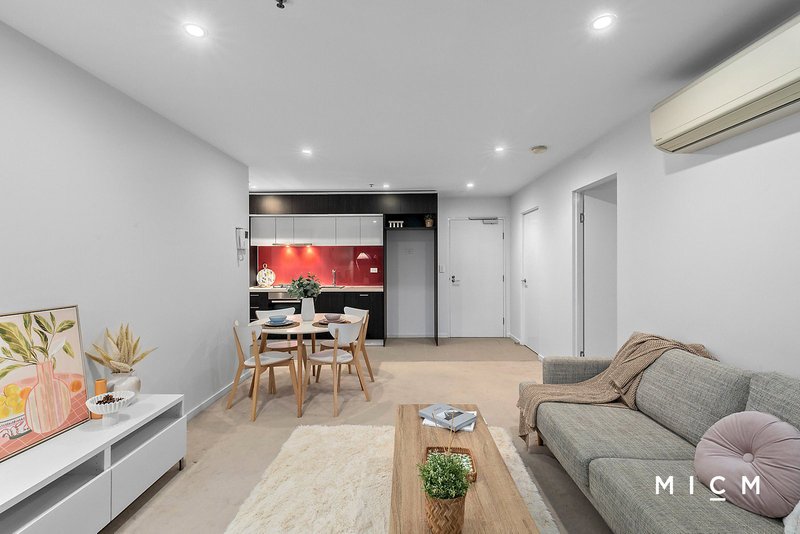 Photo - 1905/8 Sutherland Street, Melbourne VIC 3000 - Image 3
