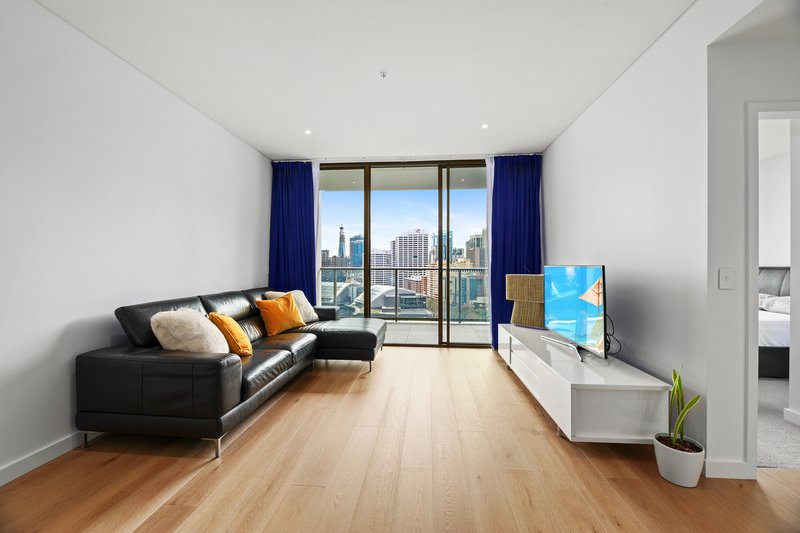Photo - 1905/81 Harbour Street, Sydney NSW 2000 - Image 2