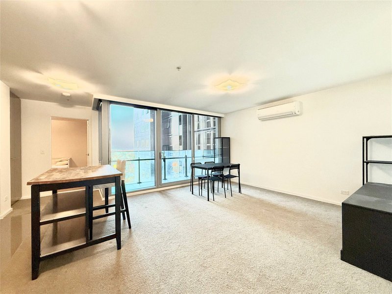 Photo - 1907/241 City Road, Southbank VIC 3006 - Image 2