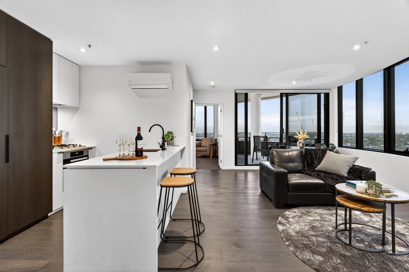 Photo - 1907/5 Joseph Road, Footscray VIC 3011 - Image 5