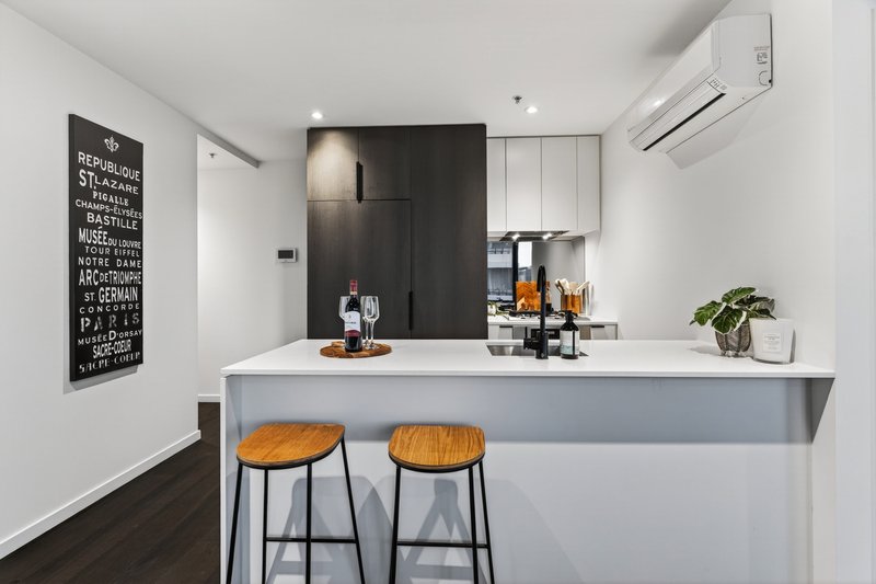 Photo - 1907/5 Joseph Road, Footscray VIC 3011 - Image 6