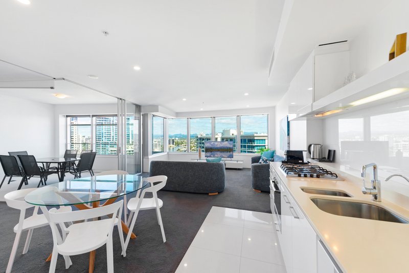 Photo - 1908/9 Hamilton Avenue, Surfers Paradise QLD 4217 - Image 5