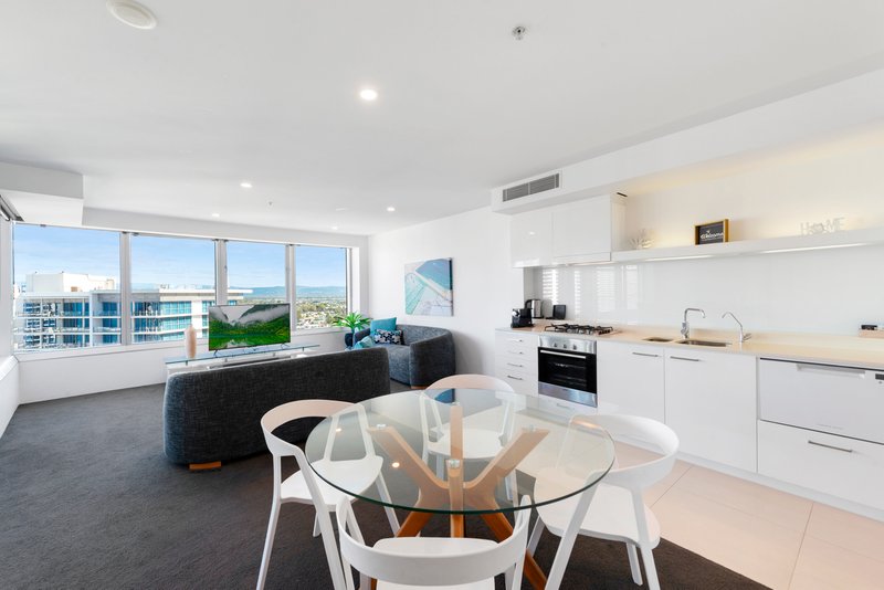Photo - 1908/9 Hamilton Avenue, Surfers Paradise QLD 4217 - Image 7