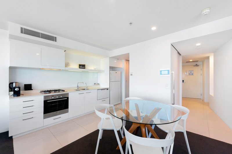 Photo - 1908/9 Hamilton Avenue, Surfers Paradise QLD 4217 - Image 8