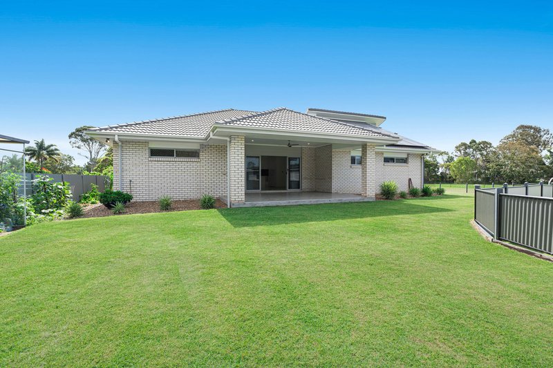 Photo - 190A Kianawah Road, Wynnum West QLD 4178 - Image 6