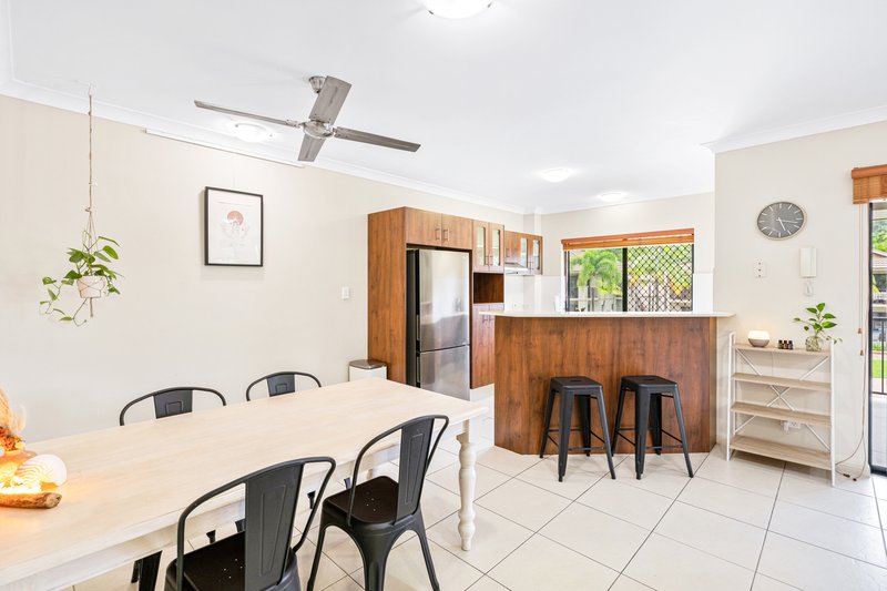 Photo - 19/1-15 Robson Street, Mooroobool QLD 4870 - Image 2