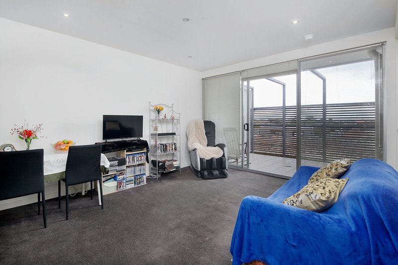 Photo - 19/1-3 Carre Street, Elsternwick VIC 3185 - Image 2