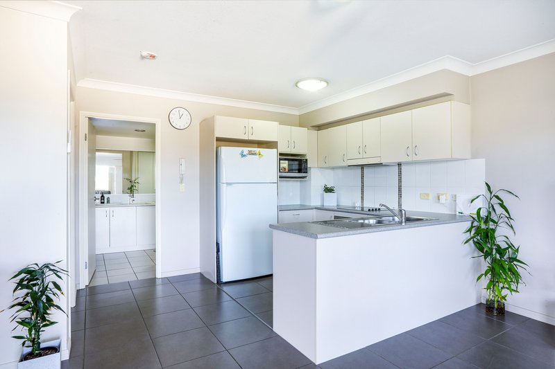 Photo - 19/1-3 Hinterland Drive, Mudgeeraba QLD 4213 - Image 3