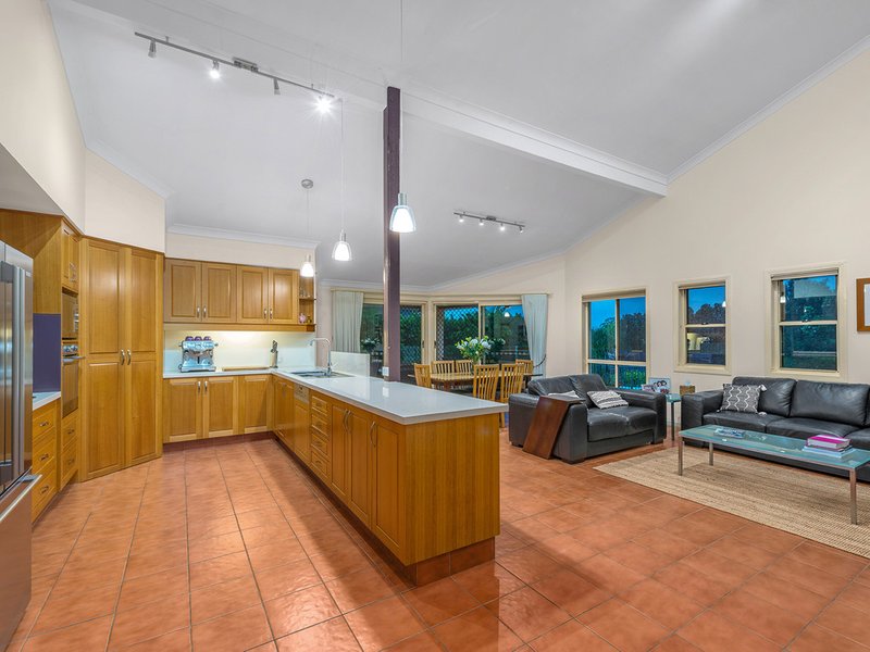 Photo - 191 Bangalow Street, Bridgeman Downs QLD 4035 - Image 5