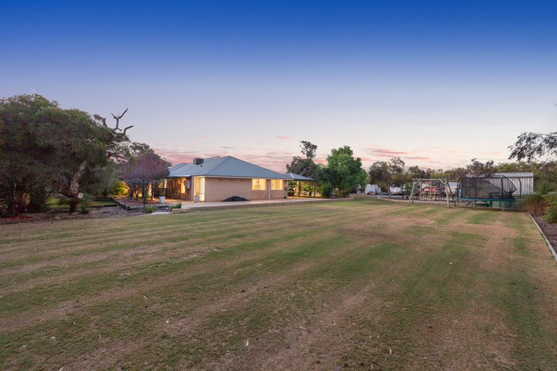 Photo - 191 Craddon Road, Oakford WA 6121 - Image 16