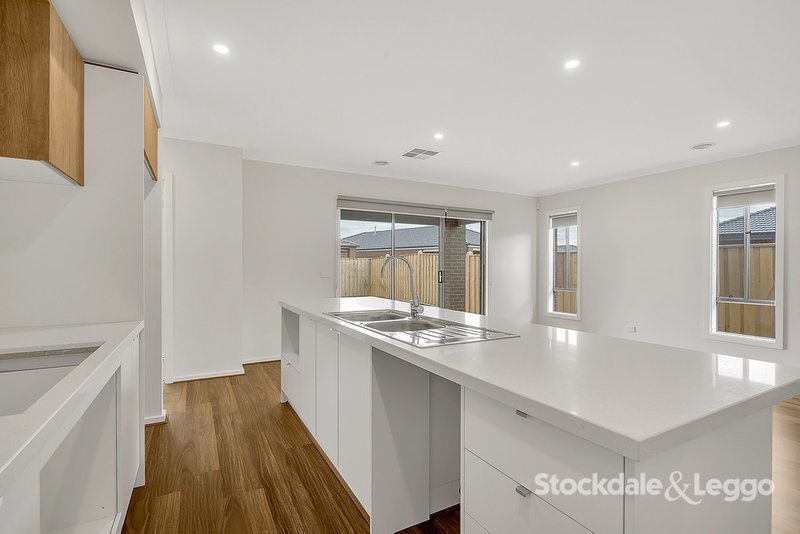 Photo - 191 Forest Red Gum Drive, Mickleham VIC 3064 - Image 7