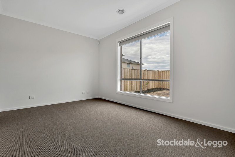 Photo - 191 Forest Red Gum Drive, Mickleham VIC 3064 - Image 9