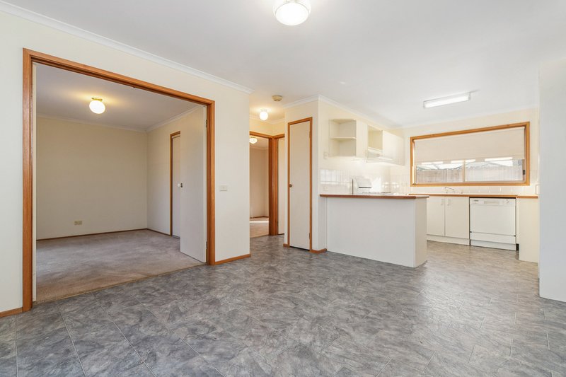 Photo - 19/1 Young Street, Seaford VIC 3198 - Image 4
